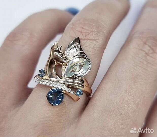 Золотое кольцо с топазом Сфинкс