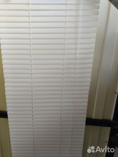 Пластиковые жалюзи и рулонные шторы
