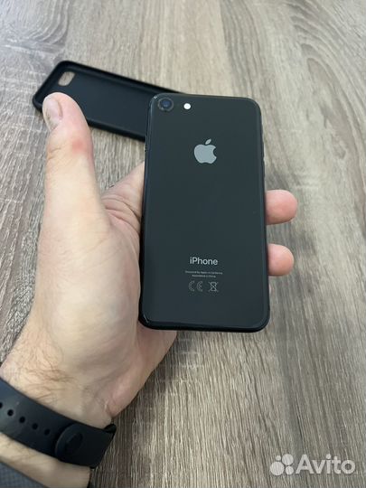 Телефон iPhone 8
