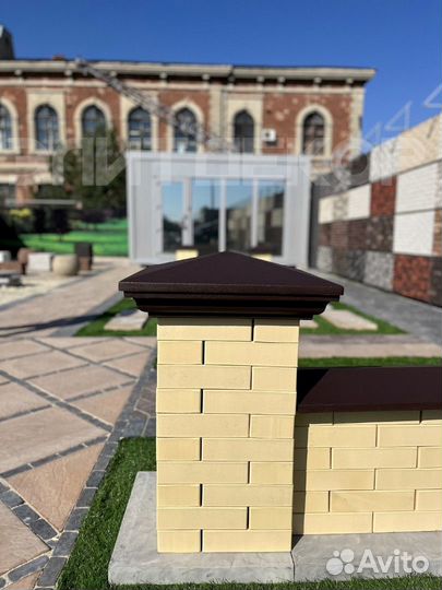 Бетонный парапет на забор