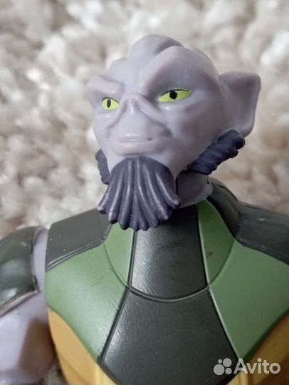 Фигурки героев из 