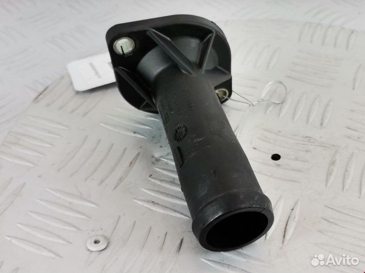 Корпус термостата seat Toledo 2 2001 038121121