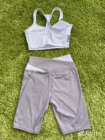 Спортивный костюм с велосипедками женский