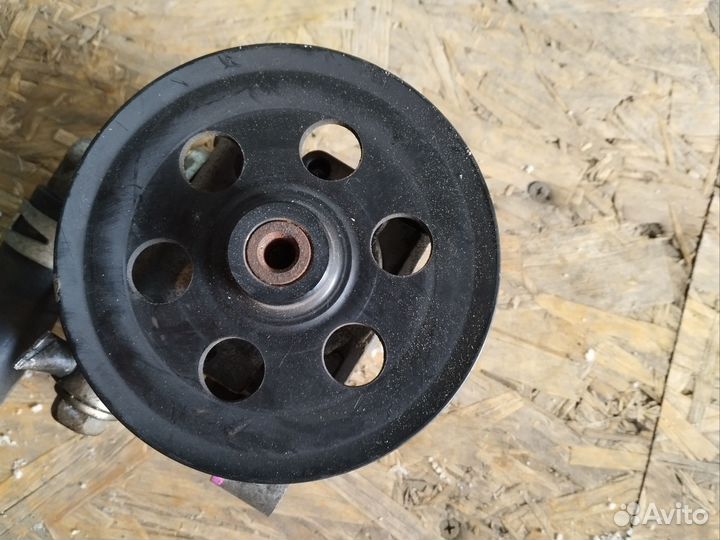 Насос гур mazda L20632650B