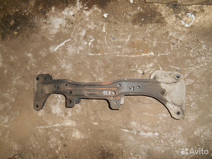 Передняя балка моторная подрамник BMW E36 бмв Е36