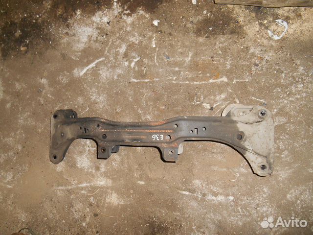 Передняя балка моторная подрамник BMW E36 бмв Е36