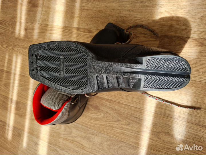 Лыжные ботинки 44 размер