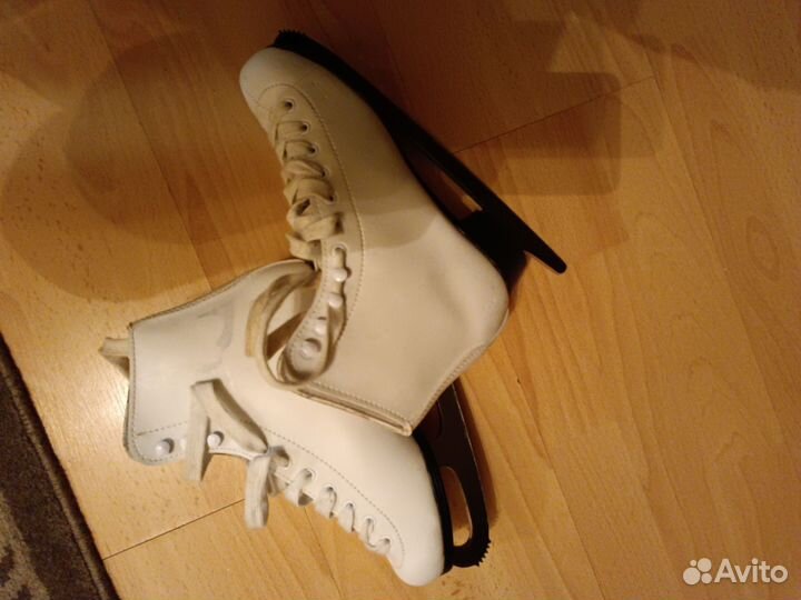 Коньки фигурные 35 размер