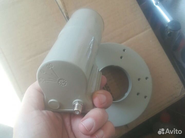 Прямофокусная спутниковая антенна конвертер