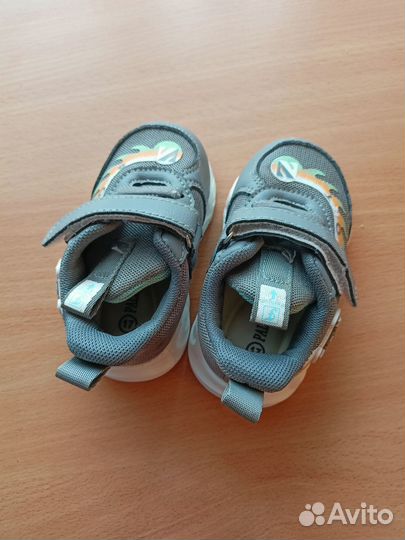 Кроссовки детские