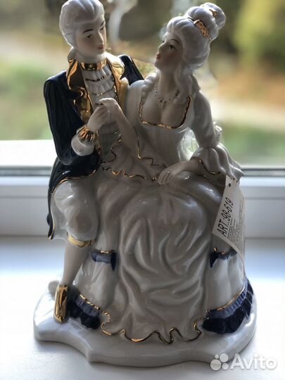 Статуэтка фарфор
