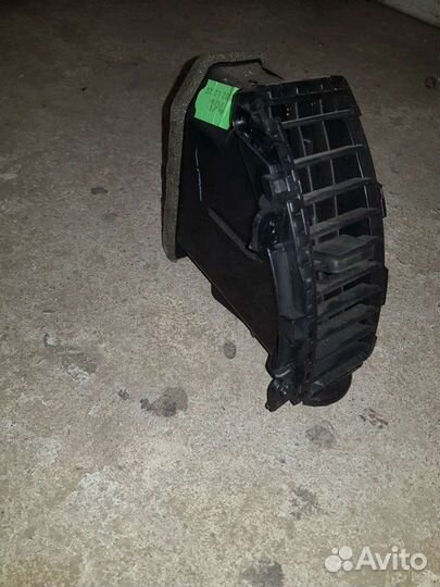 Дефлектор воздуховода Nissan note E11