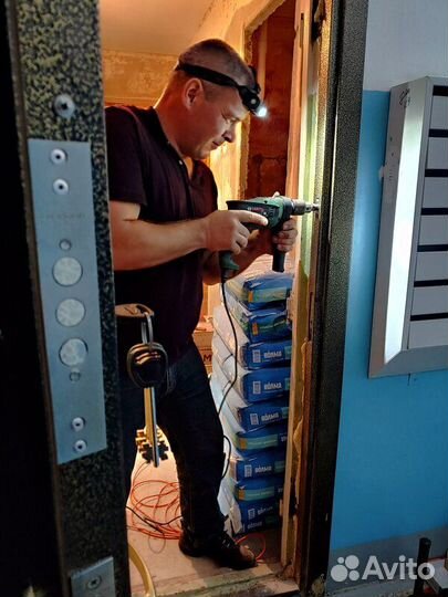 Ремонт дверей Тюмень. Установка замков, личинок