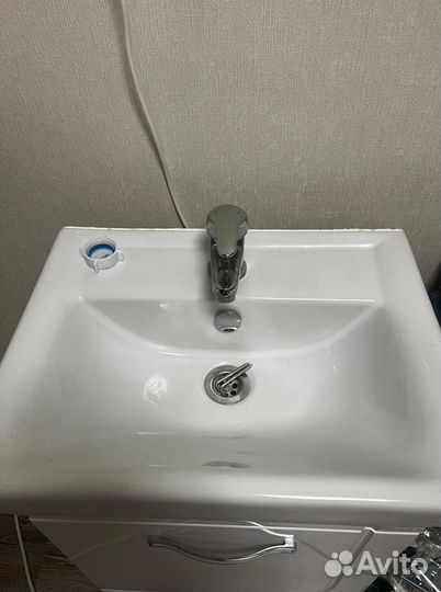 Тумба с раковиной для ванной