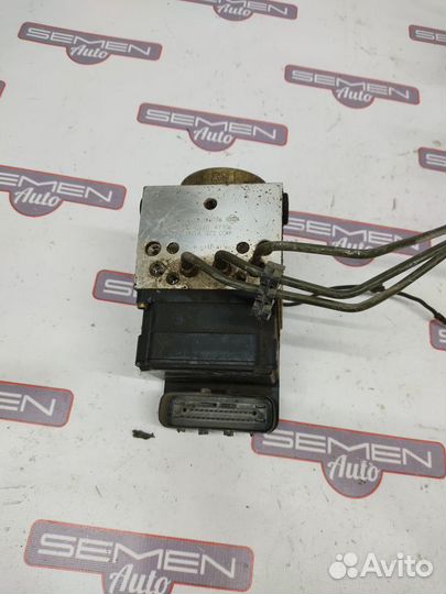 Блок ABS (Модулятор) Nissan Maxima A33