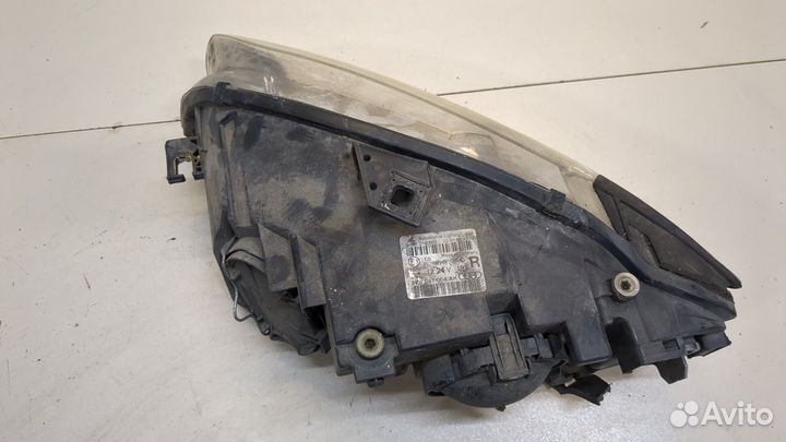 Фара (передняя) правая Audi A4 (B7)