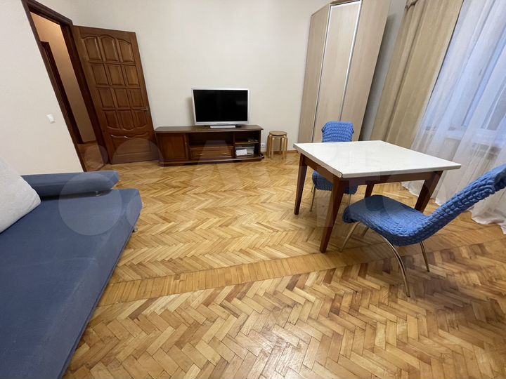 2-к. квартира, 64 м², 2/6 эт.