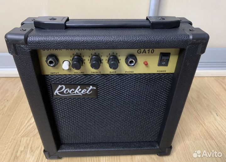 Гитарный комбоусилитель