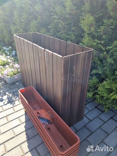 Деревянный вазон