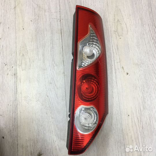 Фонарь задний Renault kangoo 2 Прав