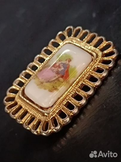 Брошь Франция. Винтаж 60-ые. Фарфор