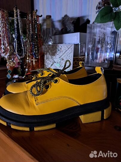 Продаю ботинки