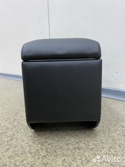 Подлокoтник нa Sсоdа Осtaviа A7 с 2013