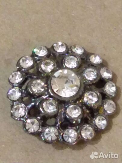 Брошь - пуговица