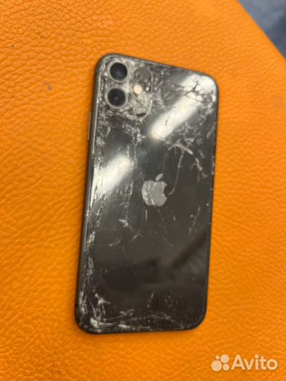 iPhone 11, 64 ГБ