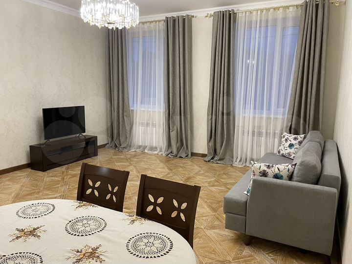 3-к. квартира, 85 м², 1/3 эт.
