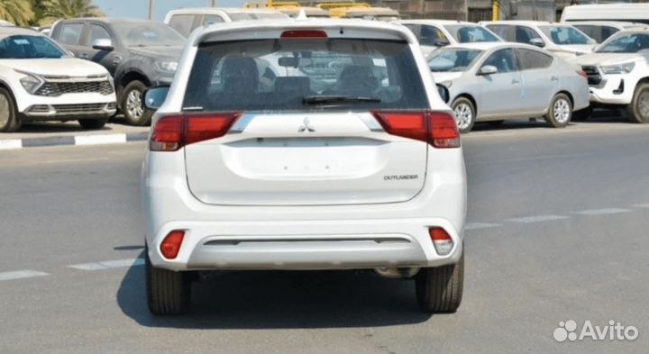 Mitsubishi Outlander 2.0 CVT, 2022, 15 км