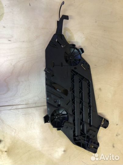 Крепление фары octavia