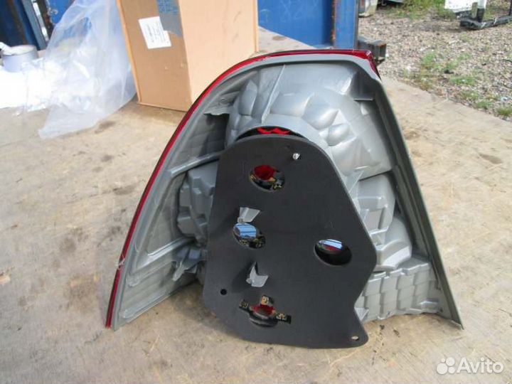 Стоп правый Toyota Corolla NZE121