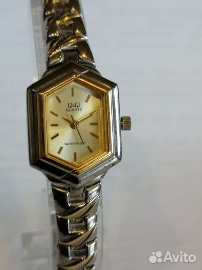 Часы наручные женские Q&Q