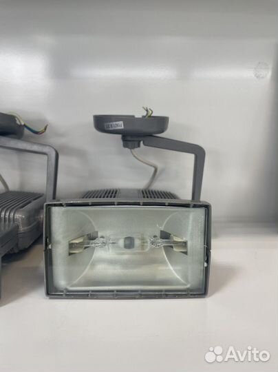 Прожектор металлогалогеновый