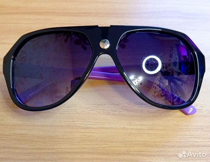 Очки солнцезащитные