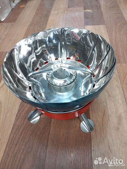 Портативная газовая плитка с ветрозащитой