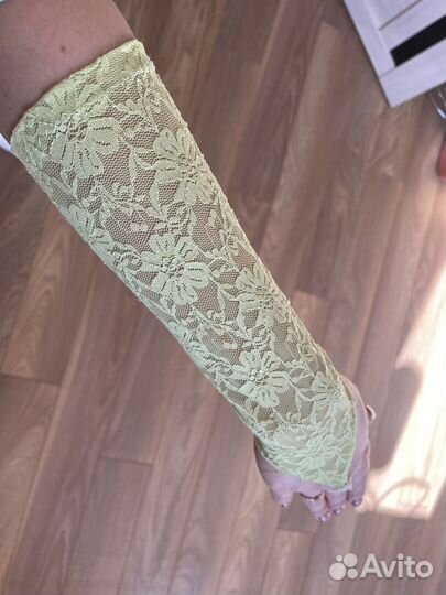 Перчатки и платье