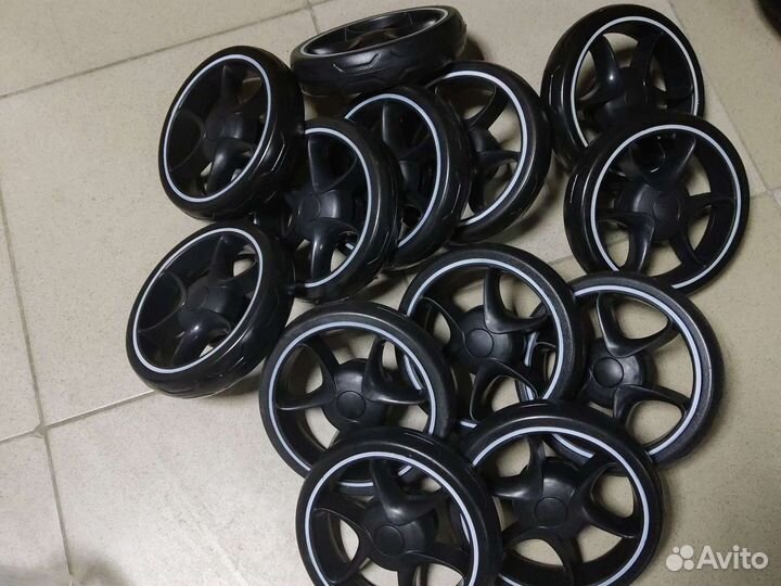 Колесо на коляску бабало футур 2022