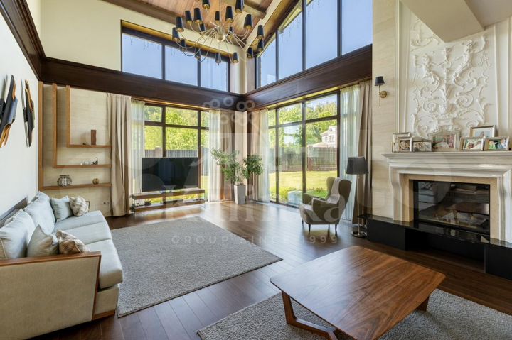 Дом 535 м² на участке 19 сот.