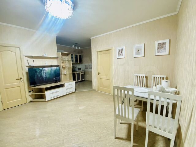 2-к. квартира, 50 м², 10/10 эт.