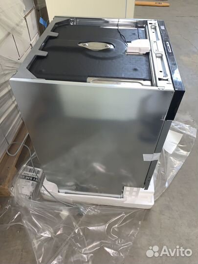 Встраиваемая посудомоечная машина Electrolux EMS47