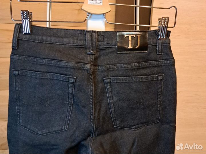 Джинсы 26 на болтах trussardi jeans