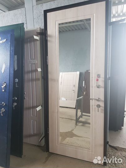 Дверь стальная с порошковым покрытием