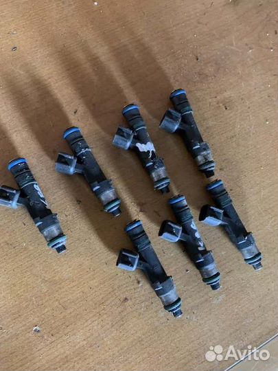 Форсунка топливная Cadillac Srx 265 4.6 I.H2Y8