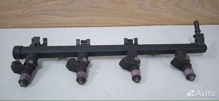 Топливная рампа Renault Megane 2 2002-2006