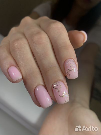 Модель на маникюр и педикюр