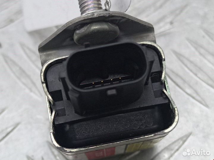 Датчик удара Toyota Prius 2 2006 8986047040