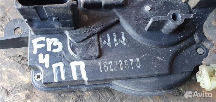 Замок двери передней правой Opel Astra H 2004-2014