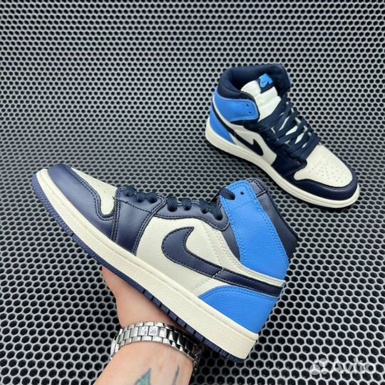 Nike Air Jordan 1 Retro High Obsidian UNC